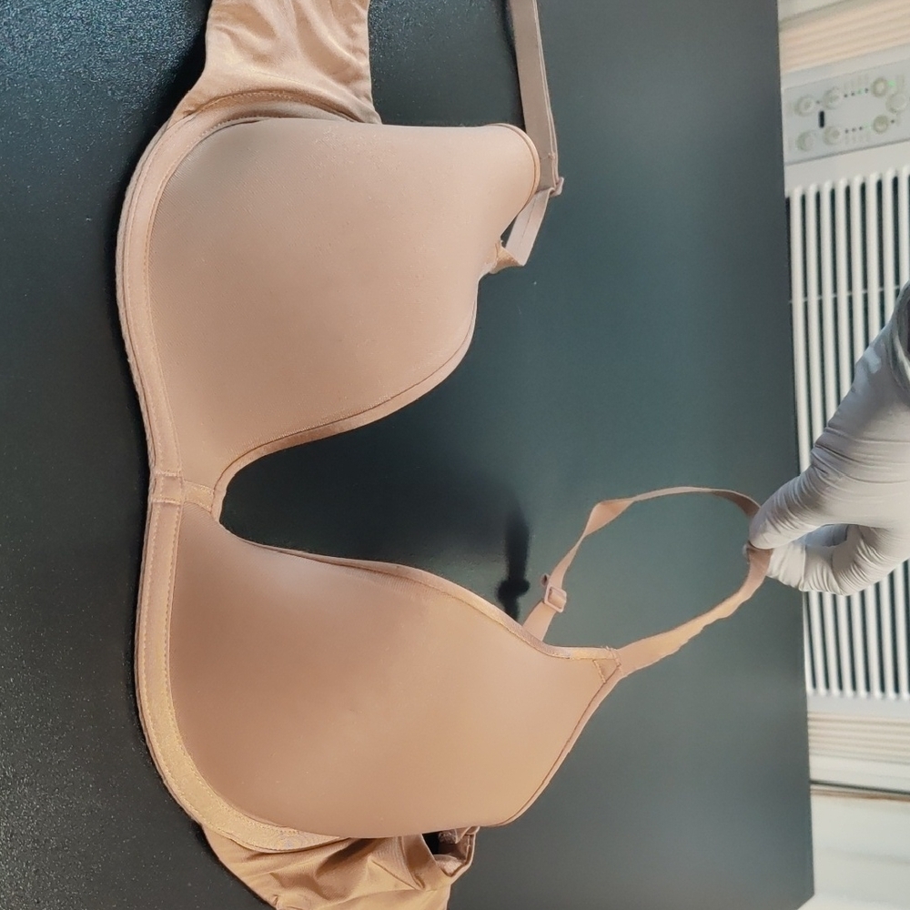 SKIMS Nude Seamless Bra